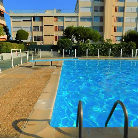 Lumineux T4 Le Mont Joyeux Vue Mer Avec Parking Et Piscine * Antibes