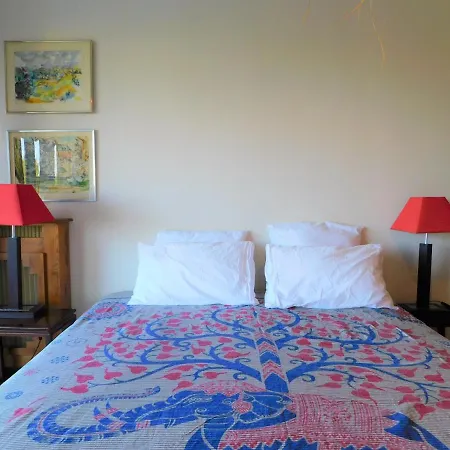 Lumineux T4 Le Mont Joyeux Vue Mer Avec Parking Et Piscine Appartement Antibes